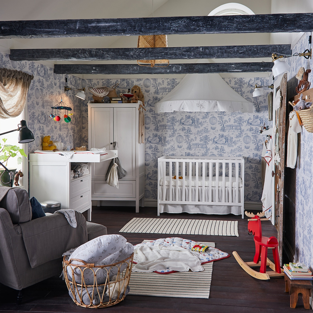 children's nursery table and chairs